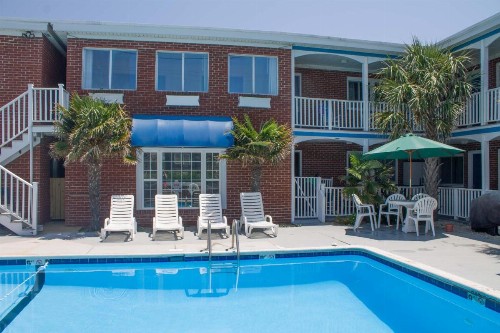 Colonial Inn - image 9