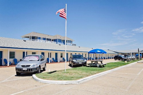 Dolphin Oceanfront Motel - Nags Head - image 4