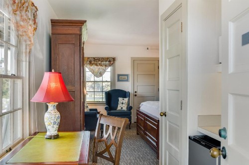 First Colony Inn - image 11
