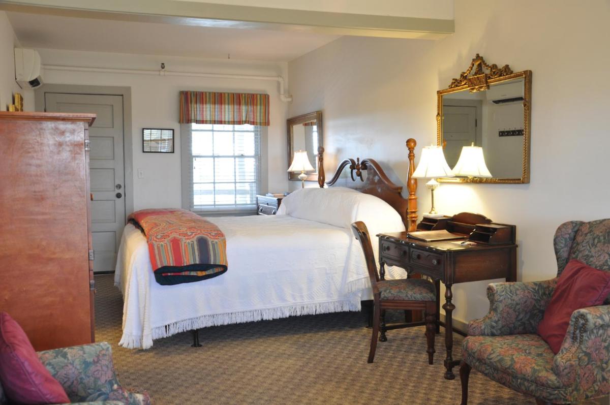 First Colony Inn - image 2