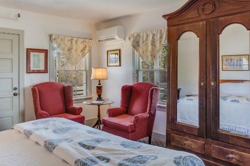 First Colony Inn - image 3