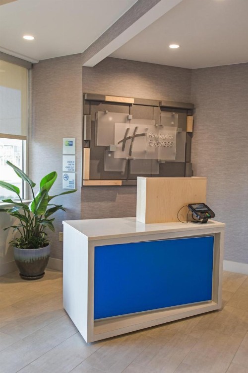 Holiday Inn Express Nags Head Oceanfront an IHG Hotel - image 27