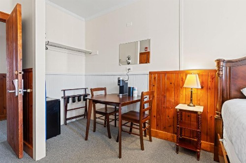 Nags Head Beach Inn - image 26