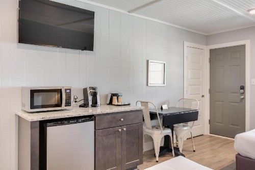 Tar Heel Motel - image 12