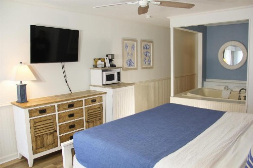 Surf Side Hotel - image 30