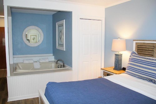 Surf Side Hotel - image 33