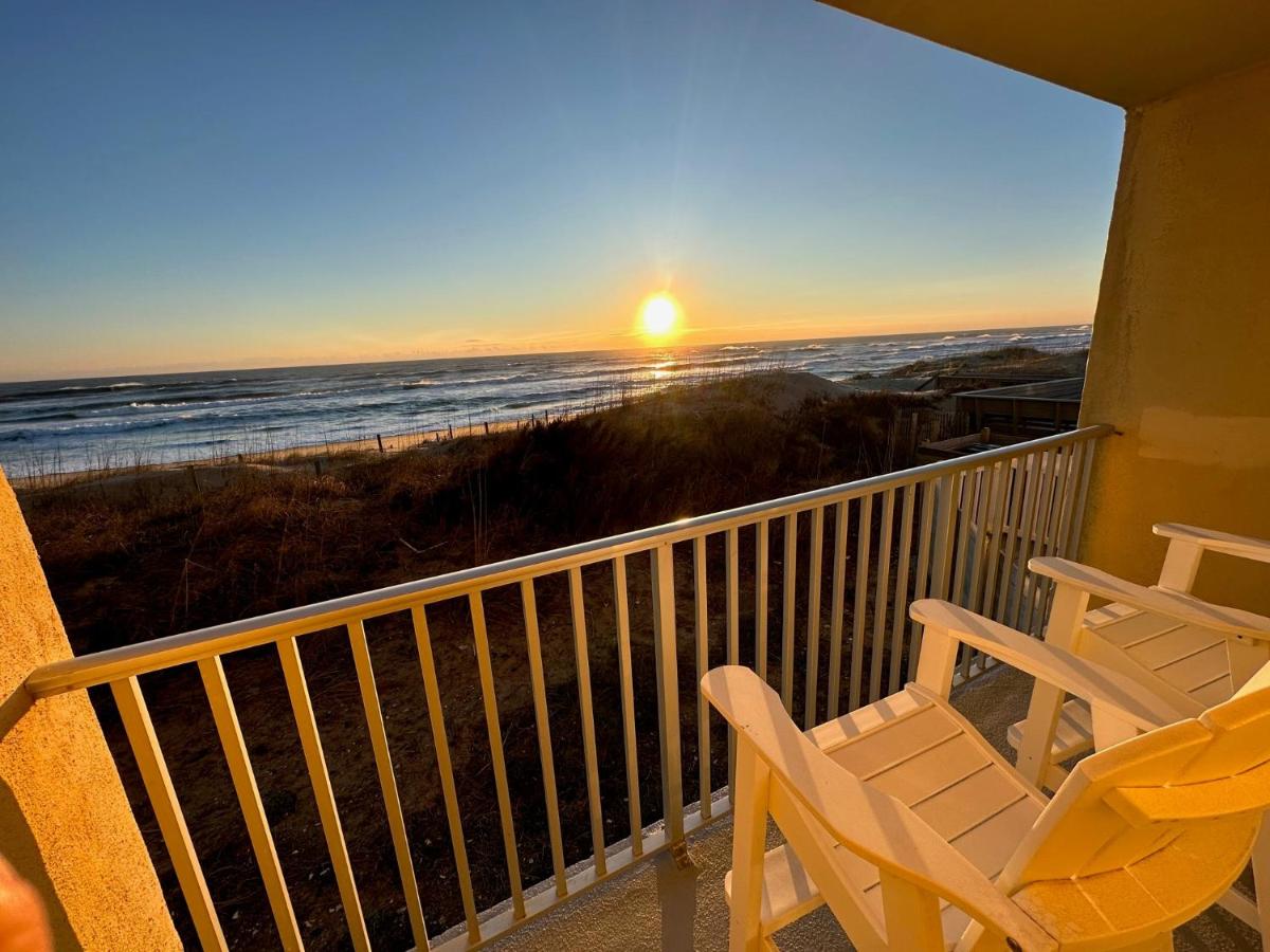 Surf Side Hotel - image 4