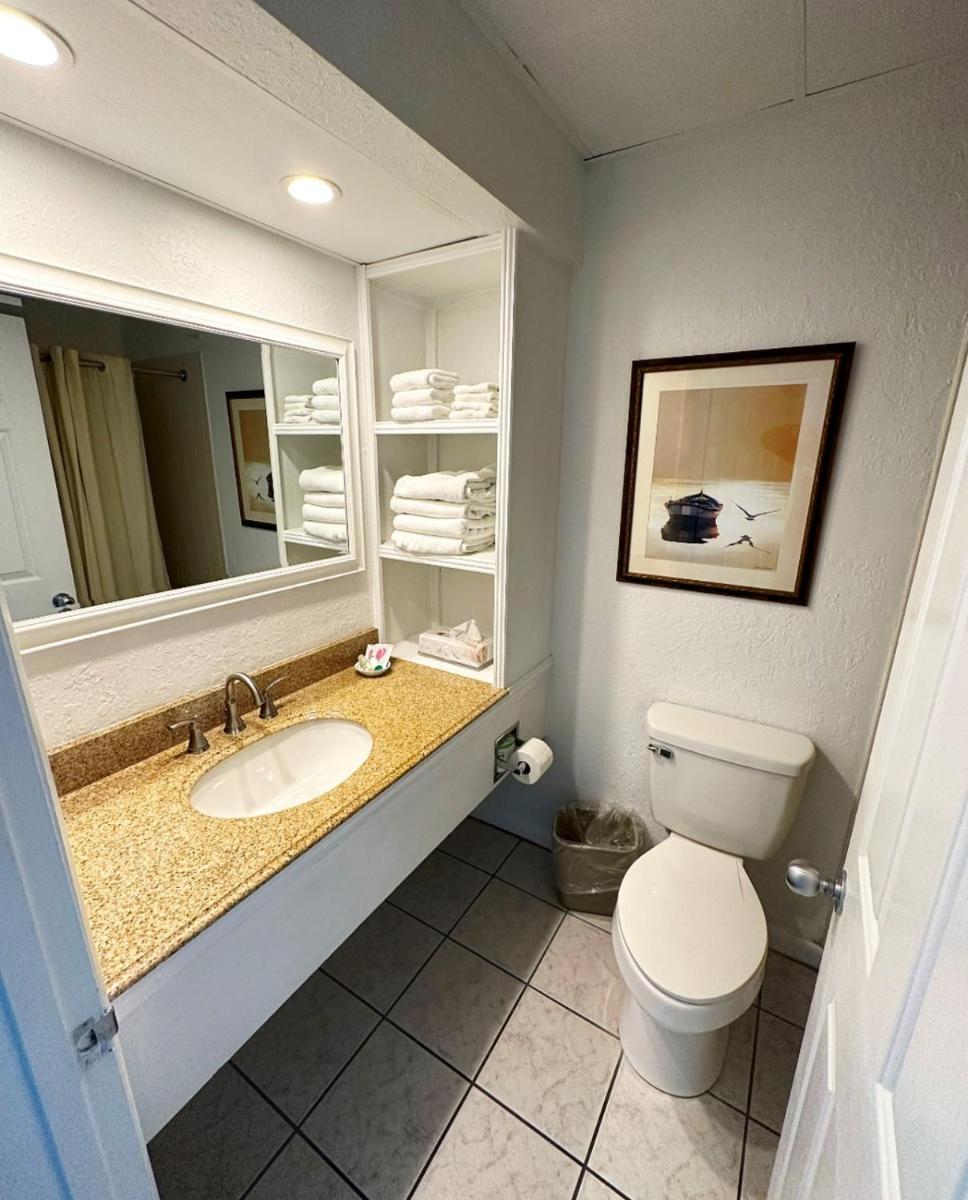 Surf Side Hotel - image 5