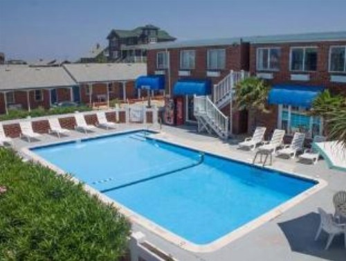 Colonial Inn - image 10