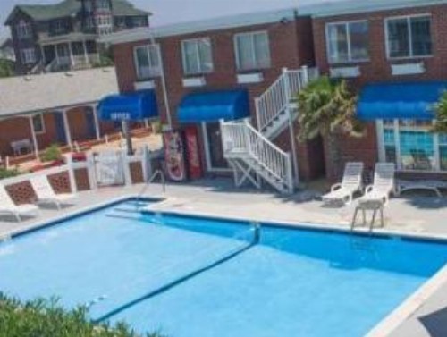 Colonial Inn - image 12