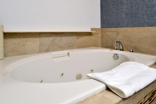 Hilton Garden Inn Napa - image 40