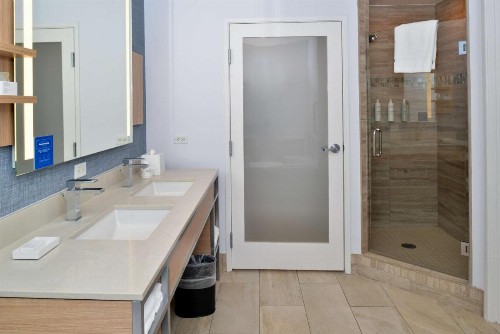 Hilton Garden Inn Napa - image 41