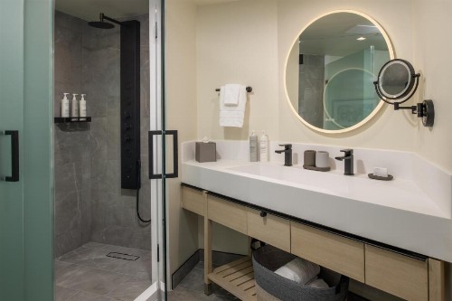 Embassy Suites Napa Valley - image 3