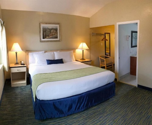 Napa Discovery Inn - image 12