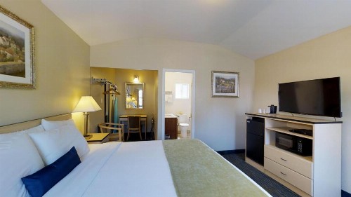 Napa Discovery Inn - image 19