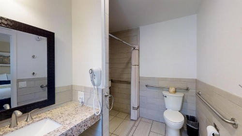 Napa Discovery Inn - image 26