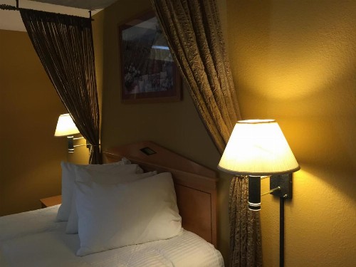 Chardonnay Lodge - image 10