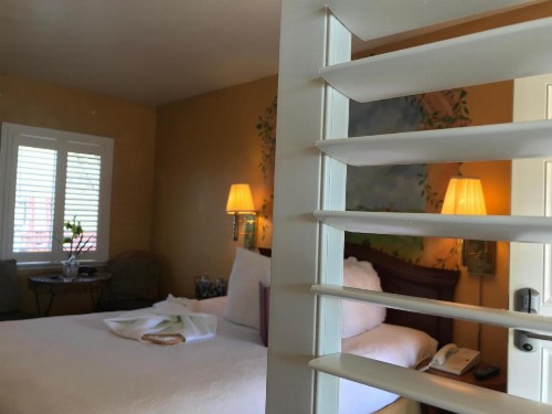 Chardonnay Lodge - image 44