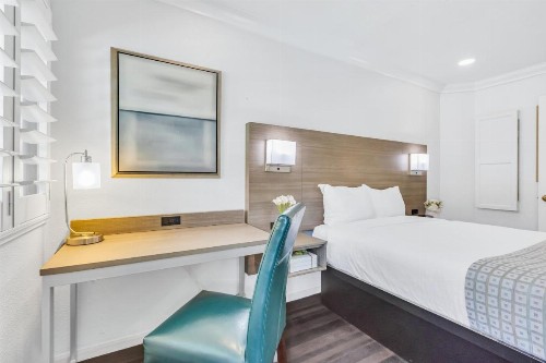 Napa Valley Hotel & Suites - image 26