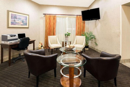 Hawthorn Suites by Wyndham Napa Valley - image 10