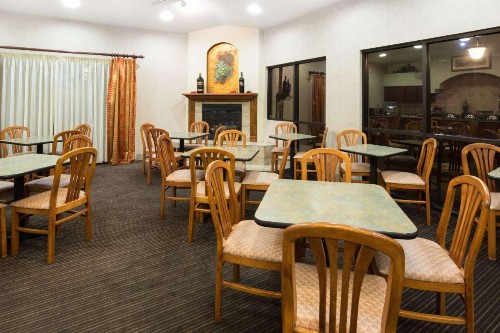Hawthorn Suites by Wyndham Napa Valley - image 7