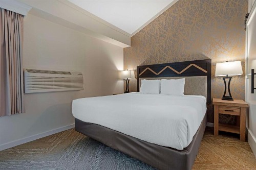 Best Western Plus Inn at the Vines - image 20