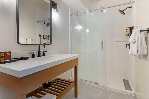 Best Western Plus Inn at the Vines - image 27