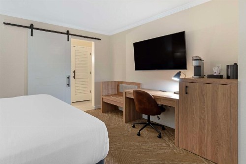 Best Western Plus Inn at the Vines - image 31