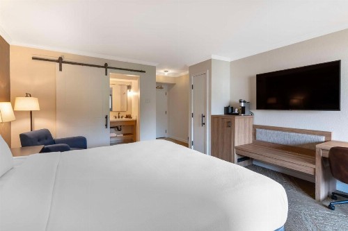 Best Western Plus Inn at the Vines - image 40