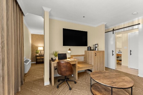 Best Western Plus Inn at the Vines - image 43