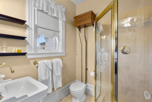Hennessey House Bed and Breakfast - image 39