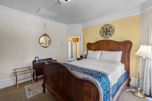 Hennessey House Bed and Breakfast - image 40