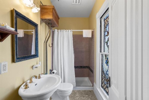 Hennessey House Bed and Breakfast - image 46