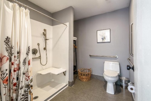 Cedar Gables Inn - image 16
