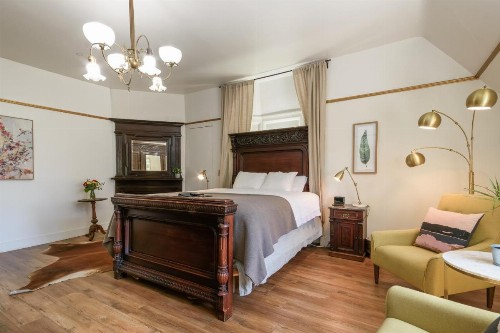 Cedar Gables Inn - image 2