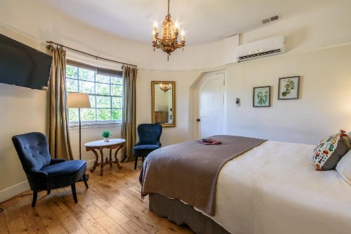 Cedar Gables Inn - image 30