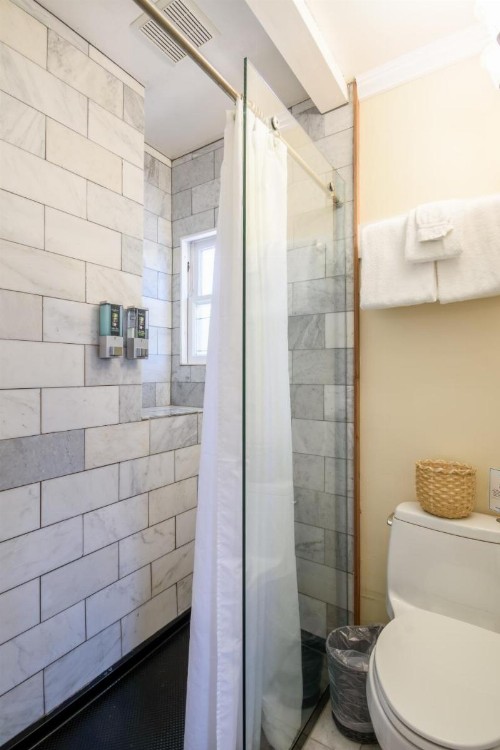 Cedar Gables Inn - image 39