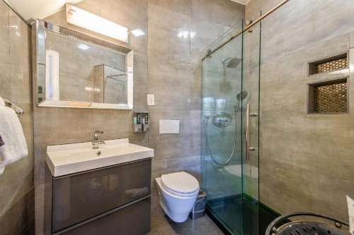 Cedar Gables Inn - image 40