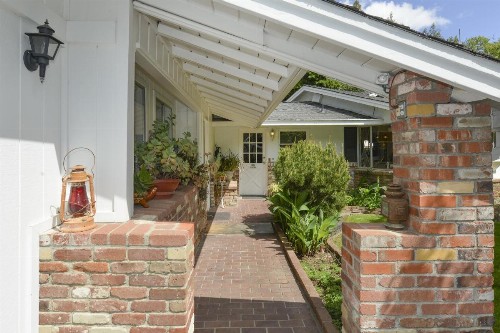 Stahlecker House - image 17