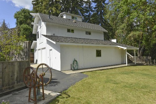 Stahlecker House - image 18