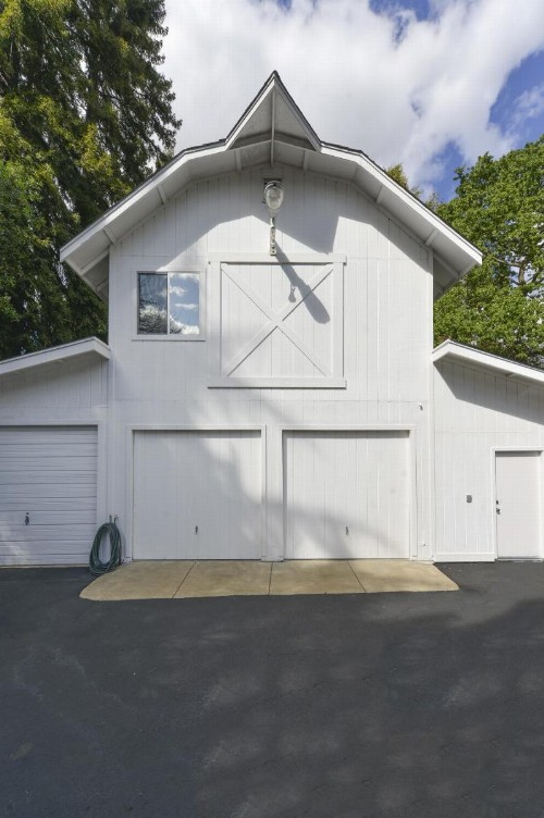 Stahlecker House - image 19