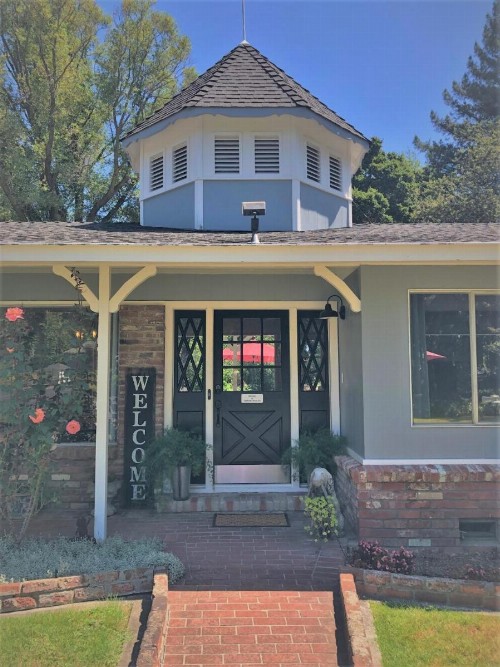 Stahlecker House - image 2