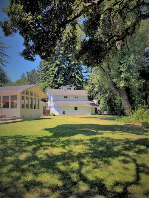 Stahlecker House - image 5
