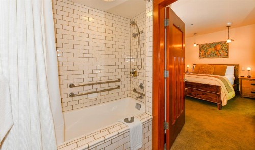 Blackbird Inn - image 22