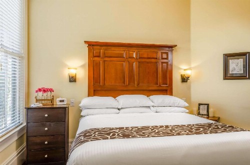 Hotel Napa Valley Ascend Hotel Collection - image 2