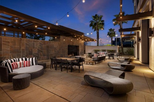 Hampton Inn & Suites - Napa CA - image 2