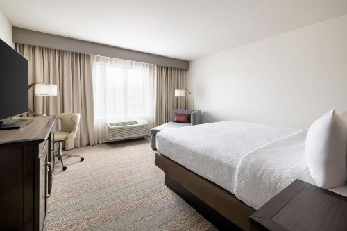 Hampton Inn & Suites - Napa CA - image 20