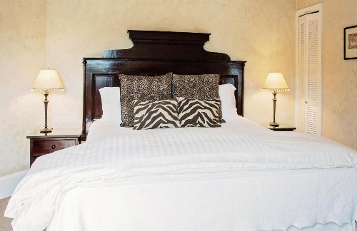 1801 First Luxury Inn - image 7