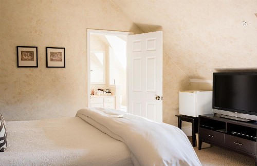 1801 First Luxury Inn - image 8