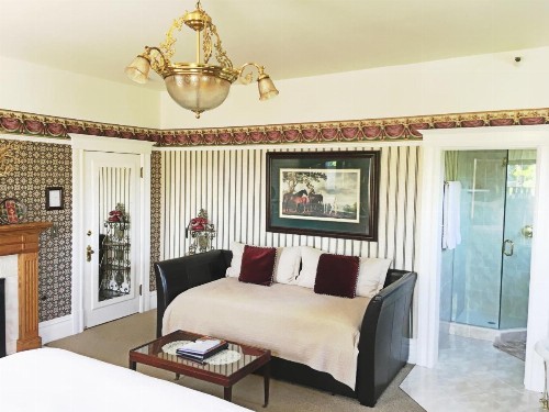 Churchill Manor - image 3